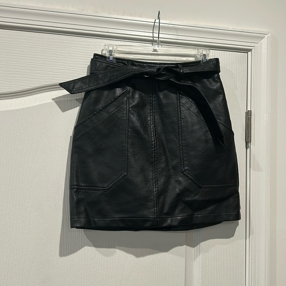 FAUX LEATHER BLACK SKIRT SMALL WISHLIST APPAREL - Picture 1 of 5